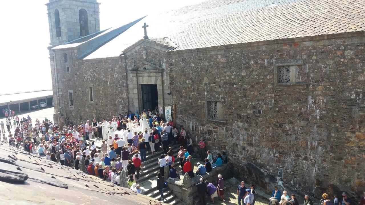 Hotel Hospederia Del Santuario De La Pena De Francia El Cabaco Esterno foto